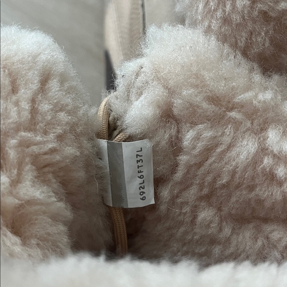 Ugg Adirondack III Boot - Picture 14 of 14